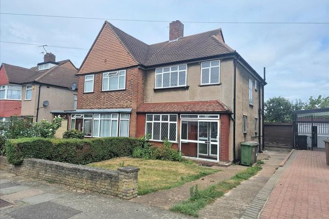 Daneswood Avenue, London, SE6 3 bed semi