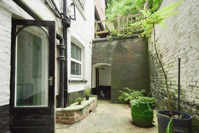 2 bedroom ground floor flat for sale