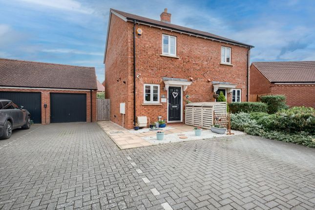 2 bedroom semi-detached house for sale