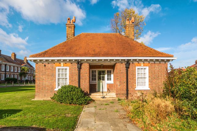 Mottingham Road, London, SE9 2 bed bungalow for sale