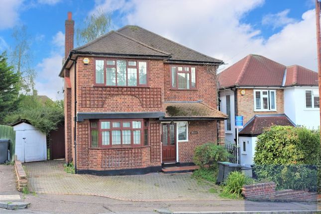 Dacre Close, Chigwell IG7 3 bed detached house for sale