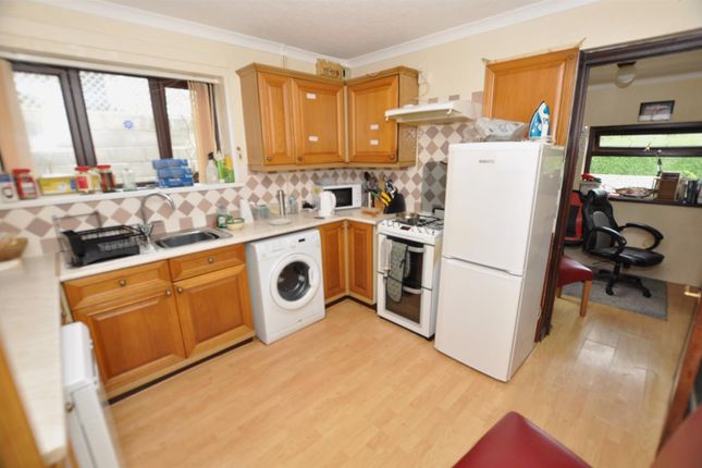 Corporation Avenue, Heol Goffa, Llanelli 3 bed semi