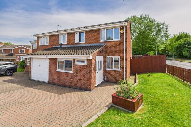 Berkeley Square, Hemel Hempstead 4 bed end of terrace house for sale