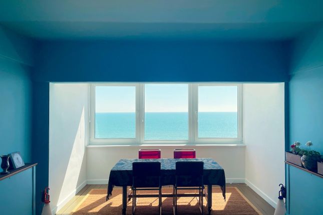 Marine Court, St Leonards On Sea... 1 bed flat for sale