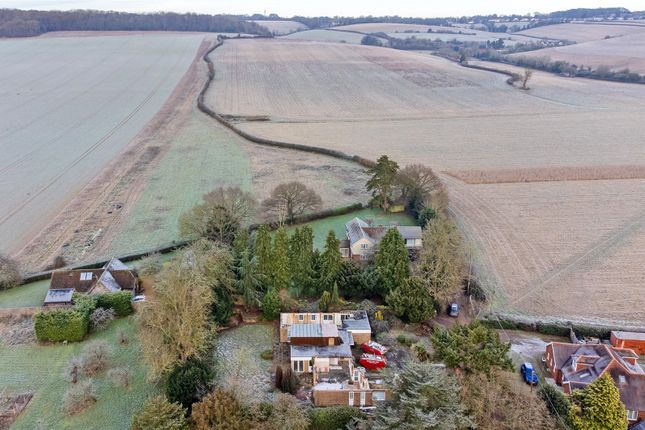 Fern Lane, Marlow, Buckinghamshire, SL7 5 bed detached house for sale