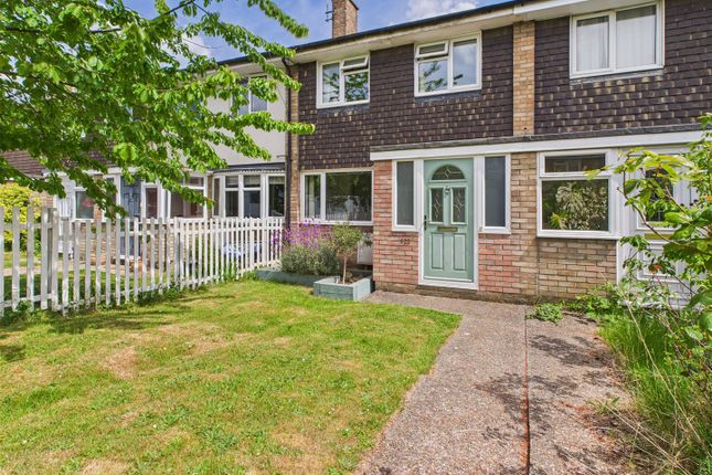 Linnet Drive, Chelmsford 3 bed terraced house for sale