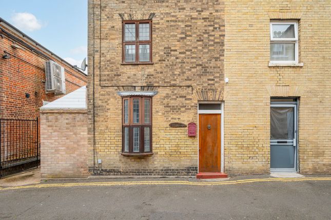 Wellington Road, Great Yarmouth 2 bed terraced house for sale