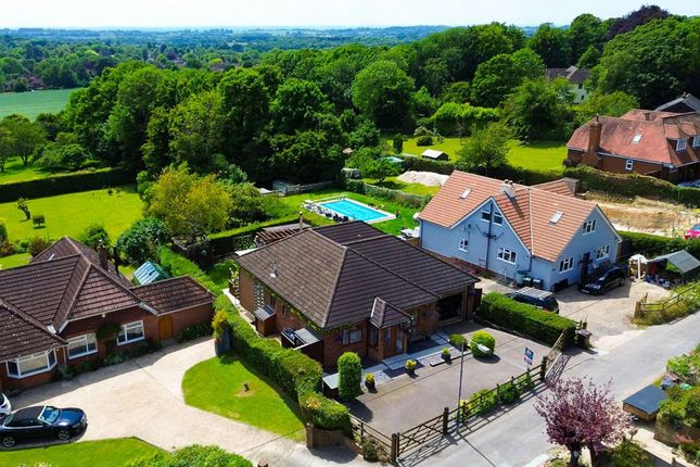 Pilgrims Way, Ashford, TN27 0 3 bed bungalow for sale