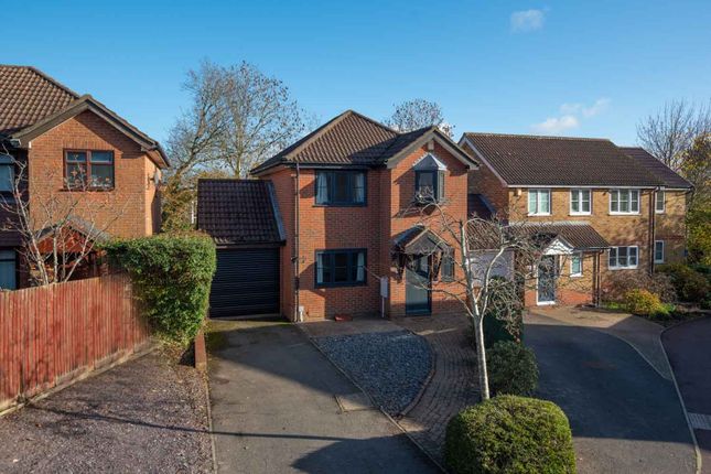 Cherrywood Rise, Ashford 3 bed detached house for sale
