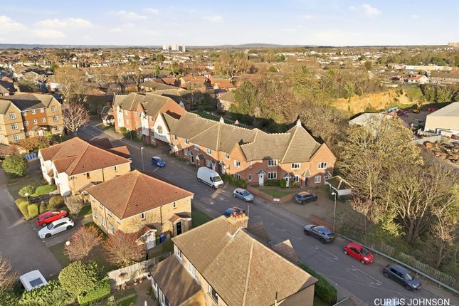 Whitehall Lane, Grays RM17 1 bed flat for sale