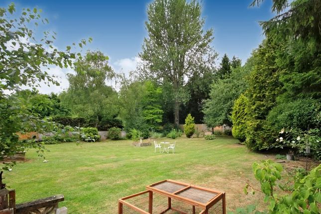 THE GLADE, FETCHAM, KT22 2 bed detached bungalow for sale