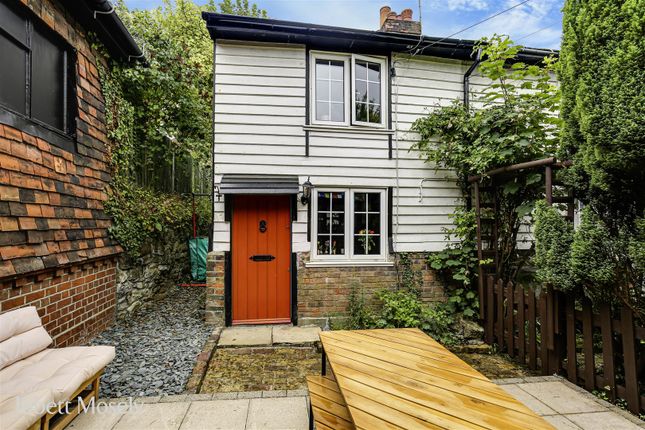 High Street, Westerham TN16 2 bed end of terrace house for sale