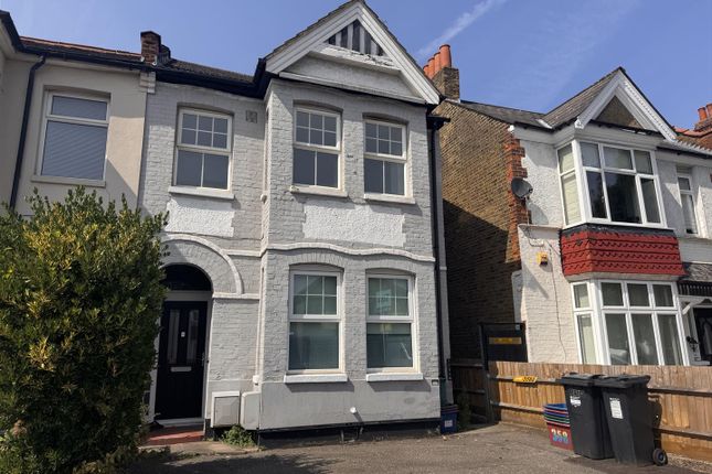 London Road, Isleworth 2 bed maisonette for sale