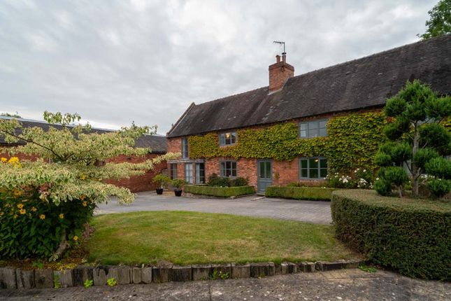 6 bedroom detached house for sale