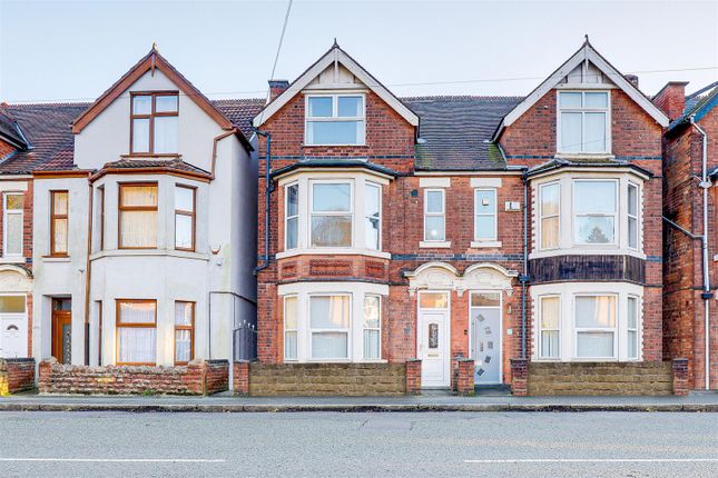 5 bedroom semi-detached house for sale