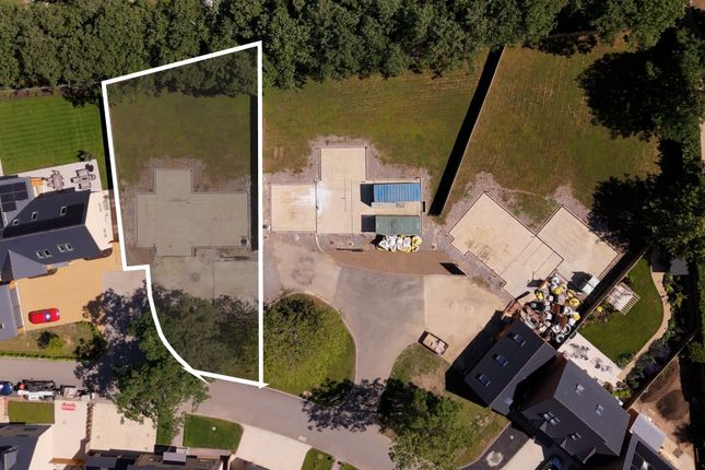 Oxford Meadow, Standlake OX29 5 bed property with land for sale