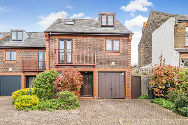 Arnulls Road, Streatham, London, SW16 3 bed link detached house for sale