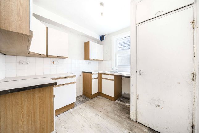 Abbey Wood Road, London, SE2 2 bed apartment for sale