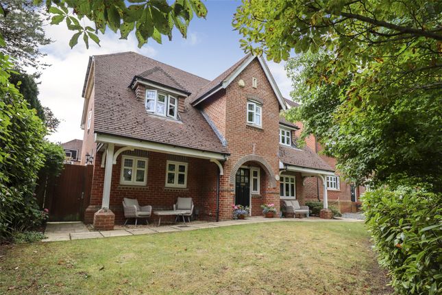 Chawton Close, Hampshire GU51 5 bed detached house for sale
