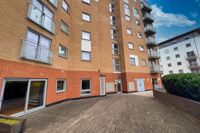 Ship Wharf, Colchester, CO2 2 bed apartment for sale