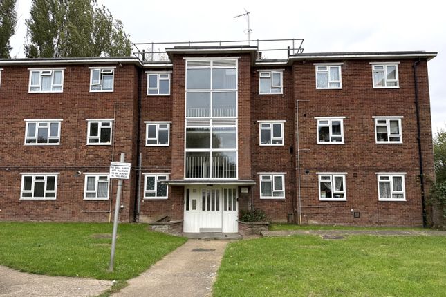 2 bedroom ground floor flat for sale