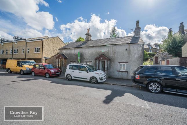 Macclesfield Old Road, Buxton 4 bed detached house for sale
