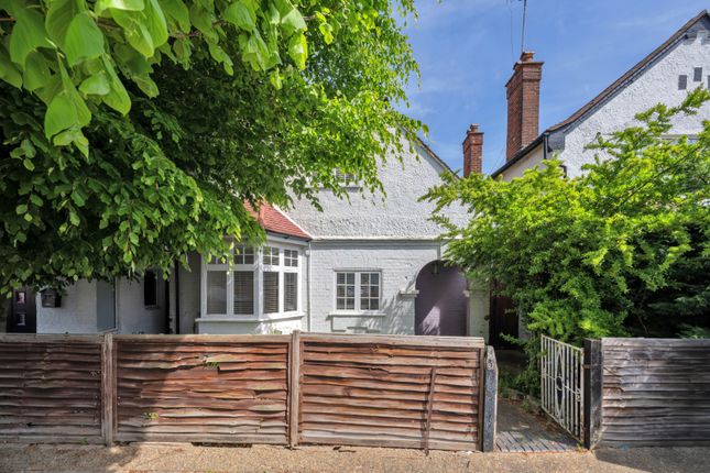 Brookside Road, London NW11 3 bed detached house for sale