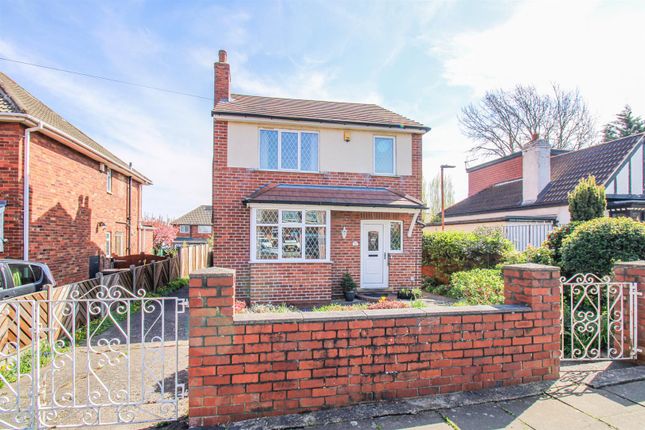 Oakleigh Avenue, Wakefield WF2 3 bed detached house for sale