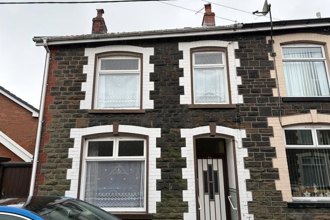 3 bed end terrace house