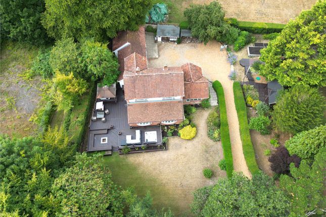 Picket Hill, Ringwood, Hampshire, BH24 3 bed detached house for sale
