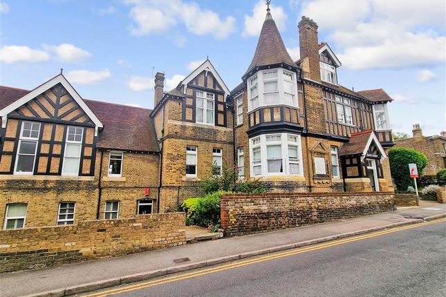 2 bedroom ground floor maisonette for sale