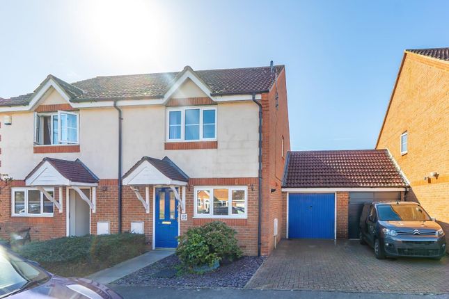 Nettleton Close, Leighton Buzzard 3 bed semi