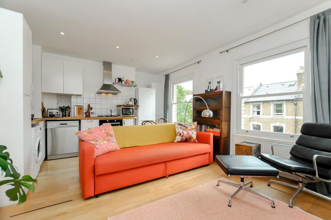Reighton Road, Clapton, E5 2 bed flat for sale