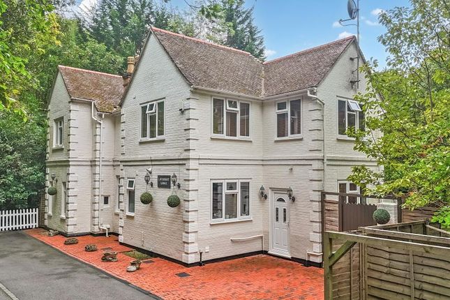 Windlesham,  Surrey,  GU20 4 bed detached house for sale
