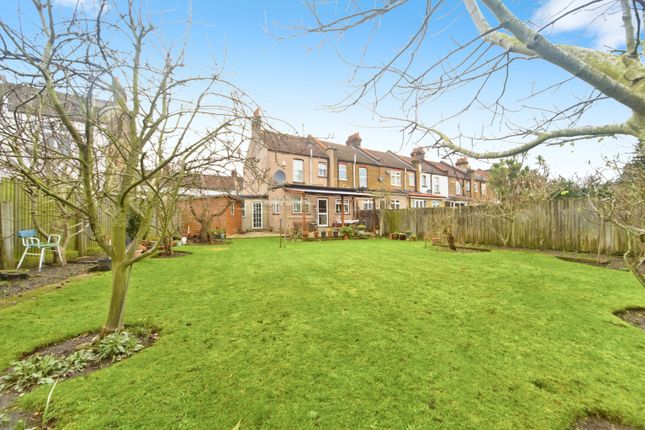 3 bed end terrace house