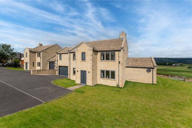 Back Lane, Wilsden, West Yorkshire, BD15 5 bed detached house for sale