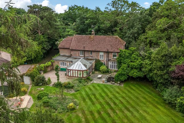 West Walberton Lane, Walberton, BN18 4 bed detached house for sale