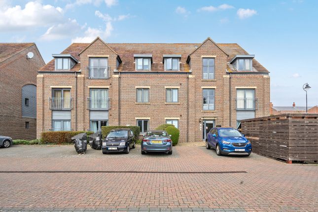 Heritage Way, Hampshire PO12 2 bed flat for sale