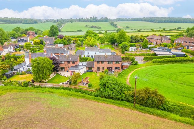 5 bedroom link detached house for sale