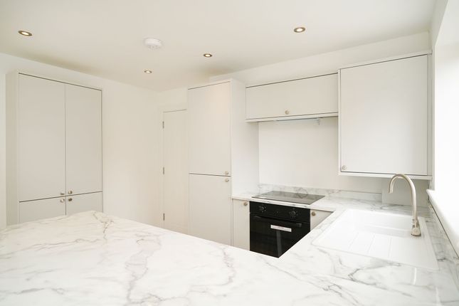 Manor Farm Row, Sheffield S21 4 bed detached house for sale