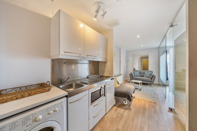 Long Lane, London 1 bed apartment for sale