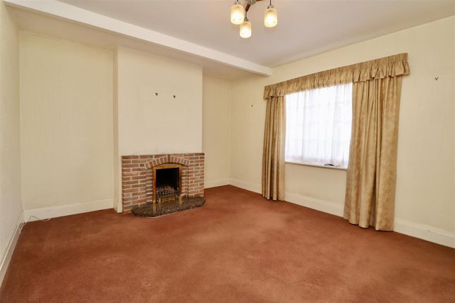 Barmby Road, Pocklington, York 3 bed semi