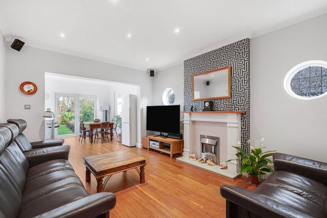 Elmfield Road, Potters Bar, EN6 4 bed detached bungalow for sale