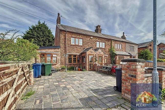 New Lane, Southport PR9 3 bed cottage for sale