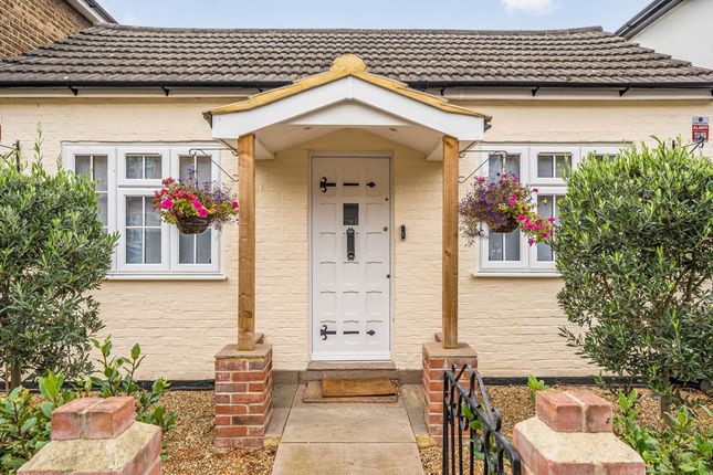 Fourth Cross Road, Twickenham TW2 3 bed house for sale