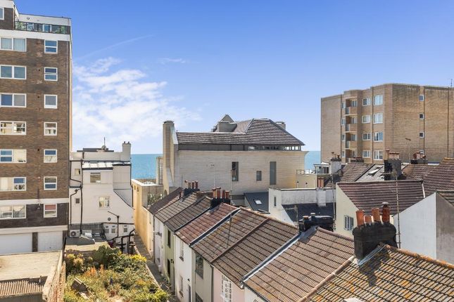 Victoria Terrace, Hove, BN3 2WB 2 bed apartment for sale