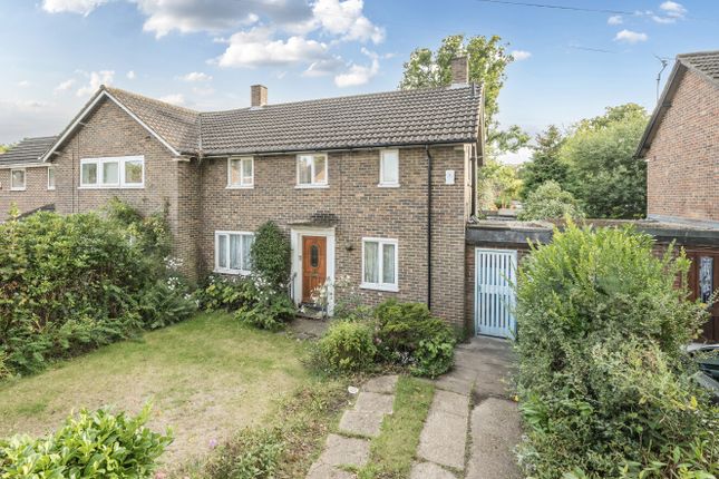Balmoral Drive, Surrey GU22 3 bed semi
