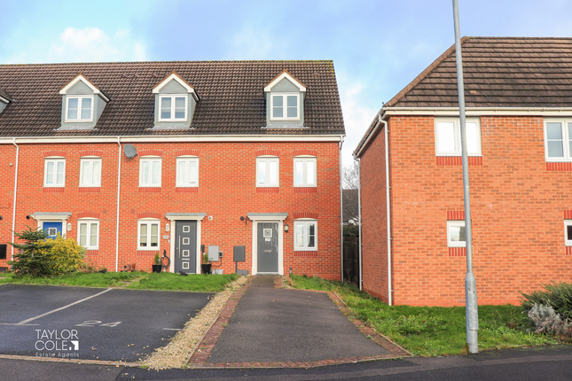 Lychgate Close, Glascote 3 bed townhouse for sale