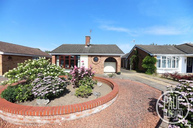 Lyngate Avenue, Lowestoft, NR33 2 bed detached bungalow for sale
