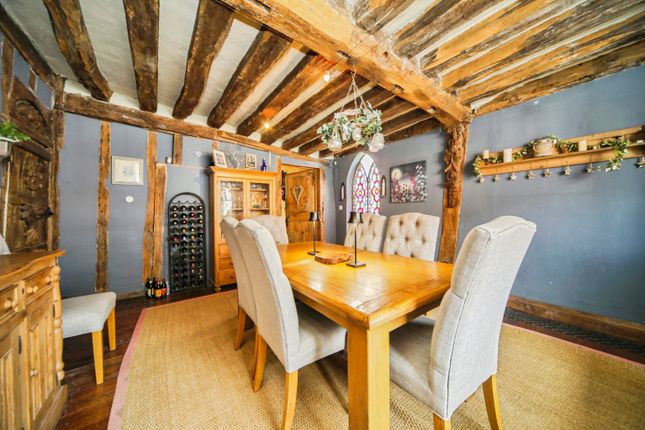 6 bedroom semi-detached house for sale